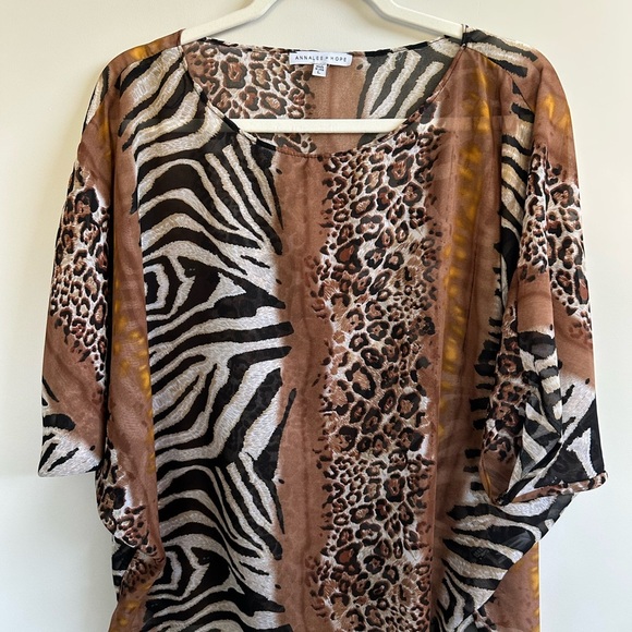❤️ Annalee + Hope Brown Animal Print Blouse Large NWOT - Picture 6 of 7